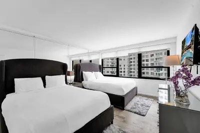 Gallery image of Cozy Miami Beach Condo Beach Service in Miami Beach