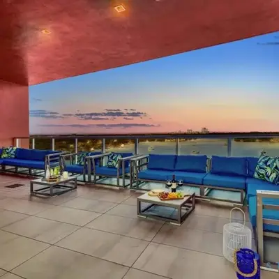 Hollywood Bliss Studio Balcony Beach View