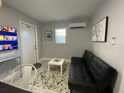 Gallery image of Bens Lavish mini Luxury Suite in Fort Lauderdale