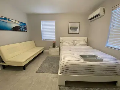 Gallery image of Bens Lavish mini Luxury Suite in Fort Lauderdale