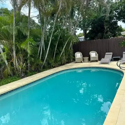 Pool house 3 bedroom 2 bathroom