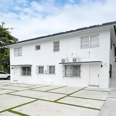 Fully equipped Apartments with parking near Cocowalk