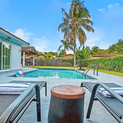 Sunny Miami Stay - Pool - BBQ - Centrally Located