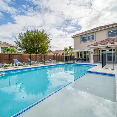 Casa grande con piscina-Palmetto Eliptic Miami-