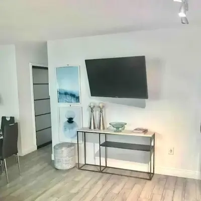 Block from Beach one bedroom with Parking