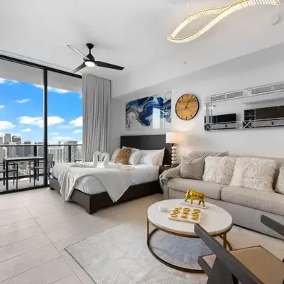 PH 49 Floor Luxury Studio w Free Parking