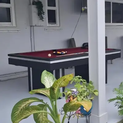 Holliday 3-bedroom Private duplex House Parking WiFi BBQ Karaoke Available