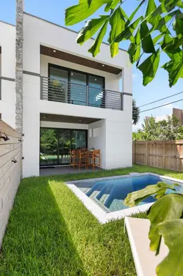 a house with a swimming pool in the yard at Beautiful Property in Fort Laurderdale in Fort Lauderdale