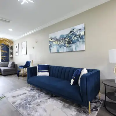 Walk to Stadium - 3BR King Bed Haven - Parking