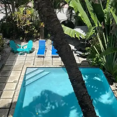 TROPICAL HAVEN POOL & 2BLOCKS TO BEACh