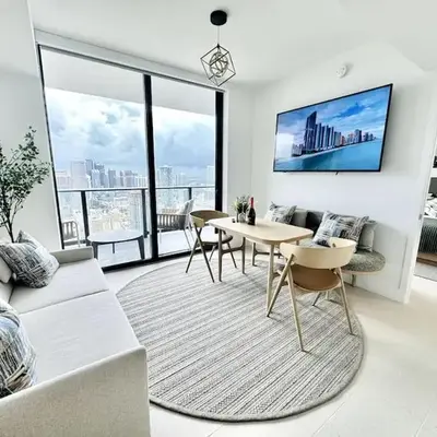 43 Floor Miami 1BD Near Arena
