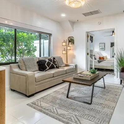 The Peacock Bungalow Near Fort Lauderdale Beach!