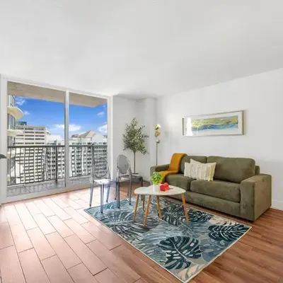 Exclusive 1BR Apartment on 35th floor