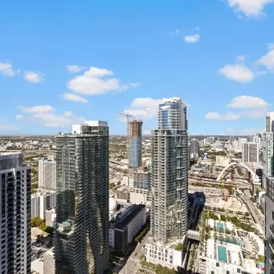 48Flr Condo w Free Parking