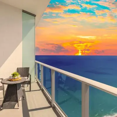 2BR Ocean View Balcony & Pool