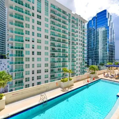 Condo Stylish and Minimalist w Highlights Amenities!