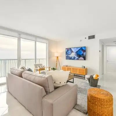 Open the Window and Enjoy the Sea Breeze at Exclusive Condo!