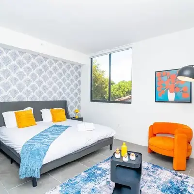 Luxury Studio Suite with King Bed Near Brickell & Marlins Park