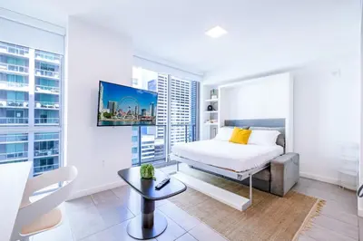 Gallery image of Stylish Modern Downtown Studio Free Parking in Miami