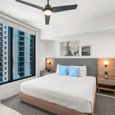 NEW 28th Floor unit - Breathtaking Bay and Downtown Views