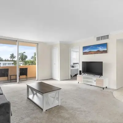 Bay Harbor Sunset Apt 3C