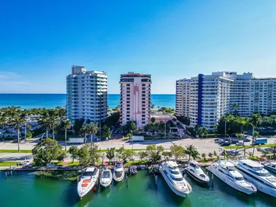 a group of boats are docked in a marina at Huge Beachfront 2400sqft 5 Bedroom 5 Bathroom with Ocean View in Miami Beach