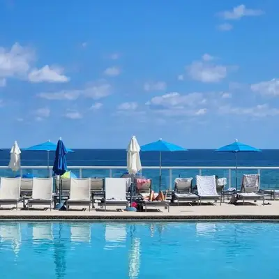 Stunning Beachfront condo in sunny Sunny Isles Beach with AC