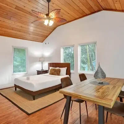 Tropical Oasis Studio w Pool