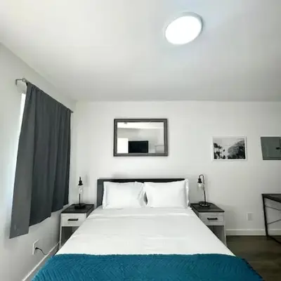 Modern Studio W Parking 10 min to FLL and Beach