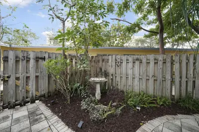 Gallery image of Lovely 1 Bedroom - Just Beachy Unit 2 in Fort Lauderdale