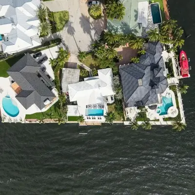 Palm Pointe - One third of a mile to the beach - Heated Pool - Intracoastal Views