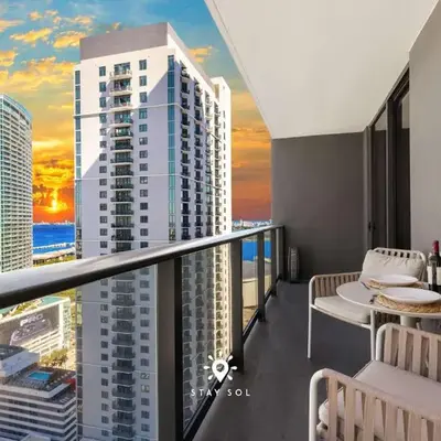 Modern Stylish Apt 2BR-2BTH