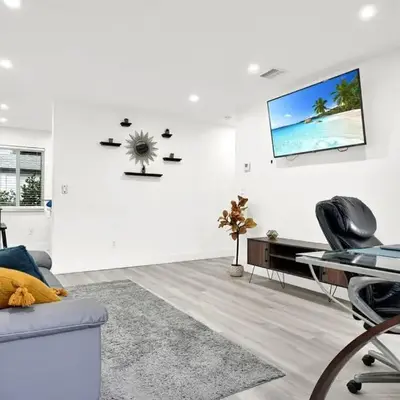Koze 2 Bedroom Duplex Home with King & Queen Beds