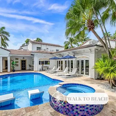 Grand historic Residence Walk to beach Heated Pool Outdoor kitchen Hibiscus Key Residences