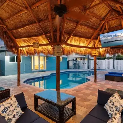 Blue Wave Retreat at Hollywood Beach home
