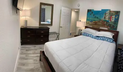 Gallery image of Cheerful 4b 2B with heated pool in Fort Lauderdale