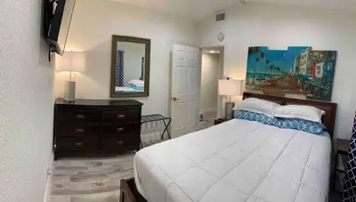 Gallery image of Cheerful 4b 2B with heated pool in Fort Lauderdale