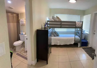 Gallery image of Great 4b2b getaway with heated salt water pool in Fort Lauderdale