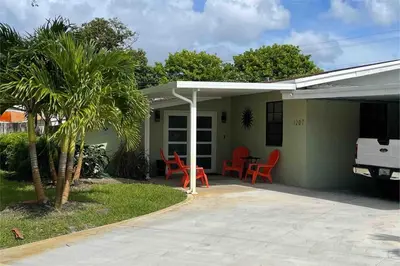 Gallery image of classic 4b2b FLL Home with heated pool in Fort Lauderdale