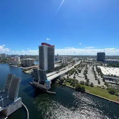 Best Apartment next to Hollywood Beach 2B 2B