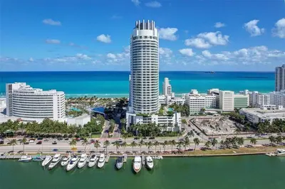 Gallery image of Fontainebleau New Reno 1BR Corner Unit Ocean & Bay in Miami Beach