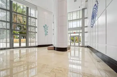 Gallery image of Fontainebleau New Reno 1BR Corner Unit Ocean & Bay in Miami Beach