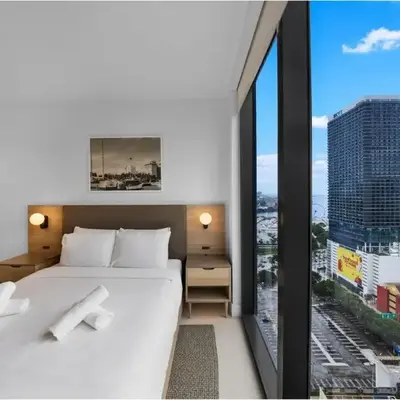 Modern Downtown Studio with city views