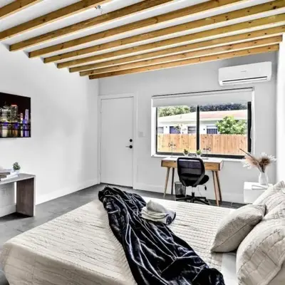 Unit 2 Cute Studio in North Miami 10min to beach