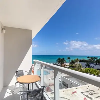 Sunny Isles Beach Ocean View Studio with Balcony