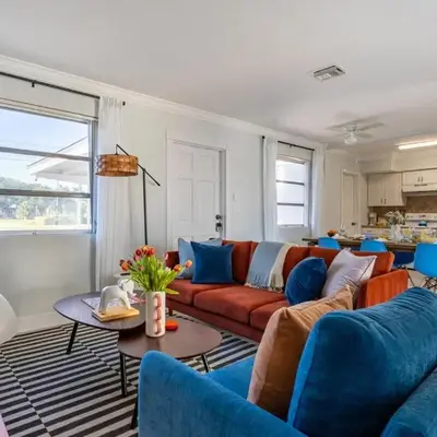 Tropical Retreat on Sheridan l Near Beach and Parks