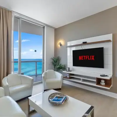 Luxury Top-Level Oasis - Oceanfront Views & Resort Perks