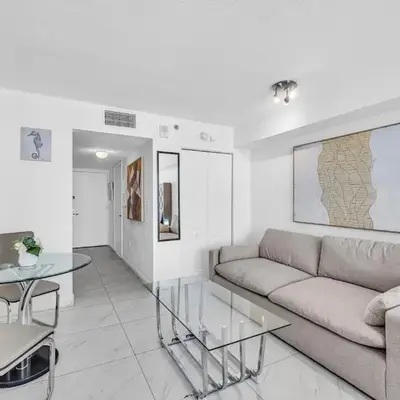 Central Unit in Heart of Brickell