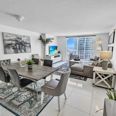 Spacious 1 Bed 1 BTH Brickell Ocean View