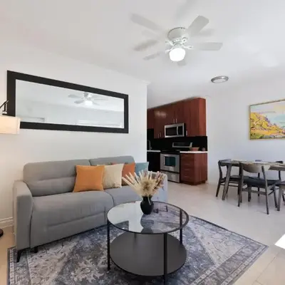 10 min to Las Olas and Beach WD 2 Bed